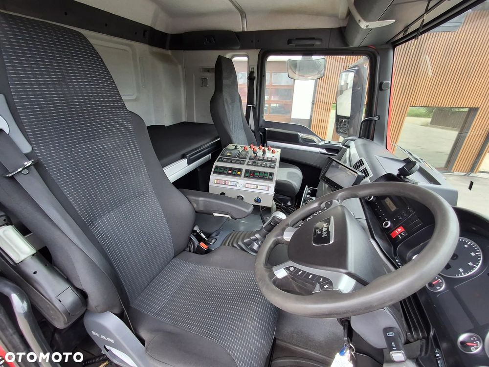 MAN TGS 18.320 Zamiatarka Bucher Optifant 70 2 Silniki Szczotki L/R Karcher Listwa Wysokiego Ciśnienia Dodatkowy Zbiornik Wody - 5