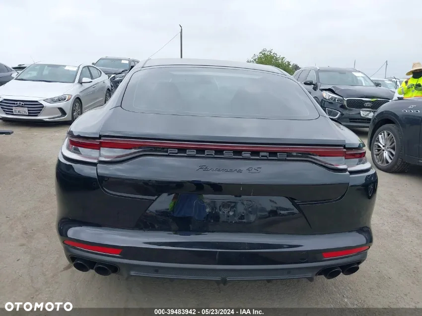 Porsche Panamera 4S - 9