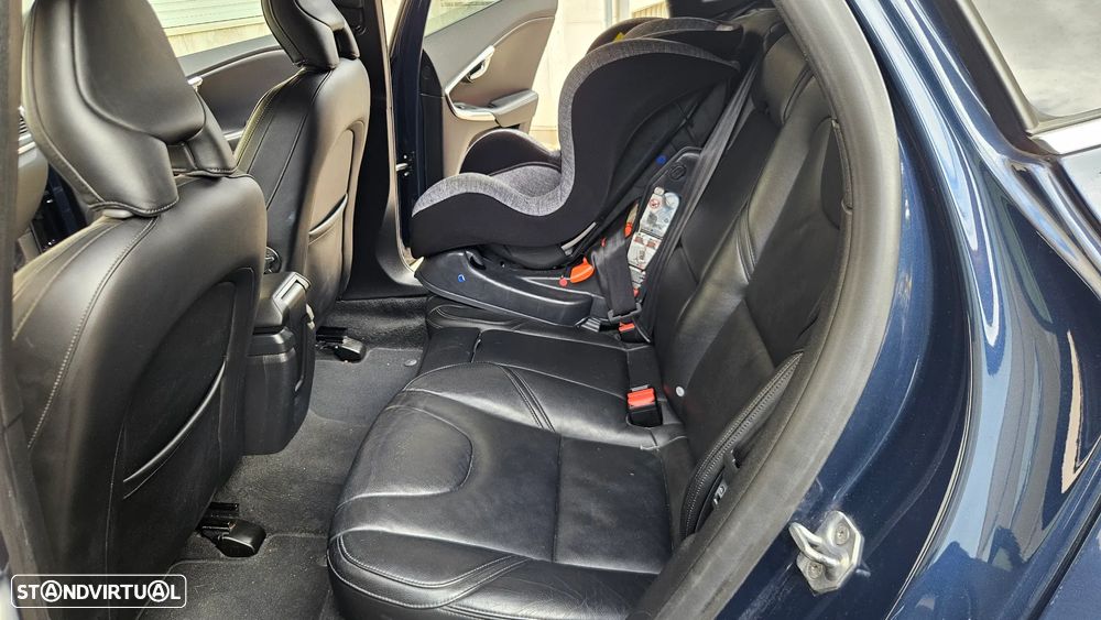 Volvo V40 D2 Momentum - 13