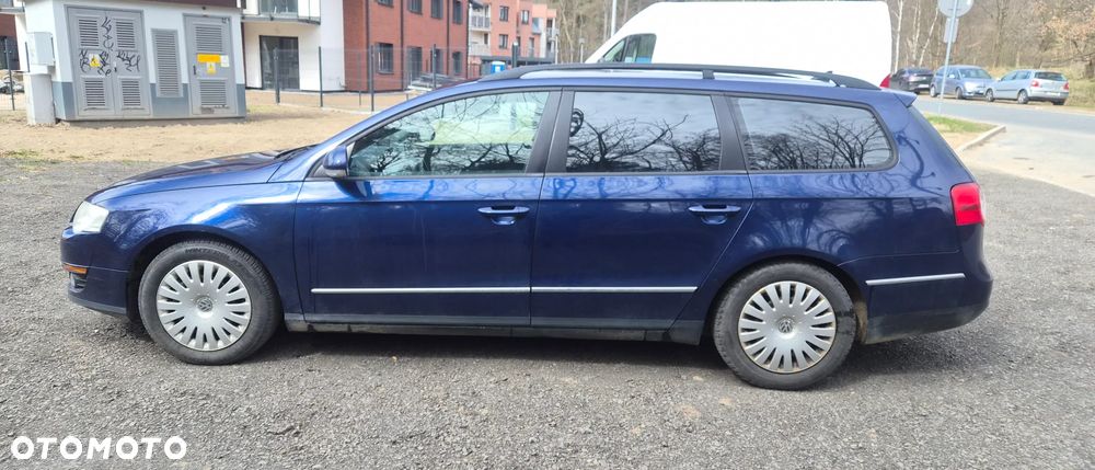 Volkswagen Passat - 4