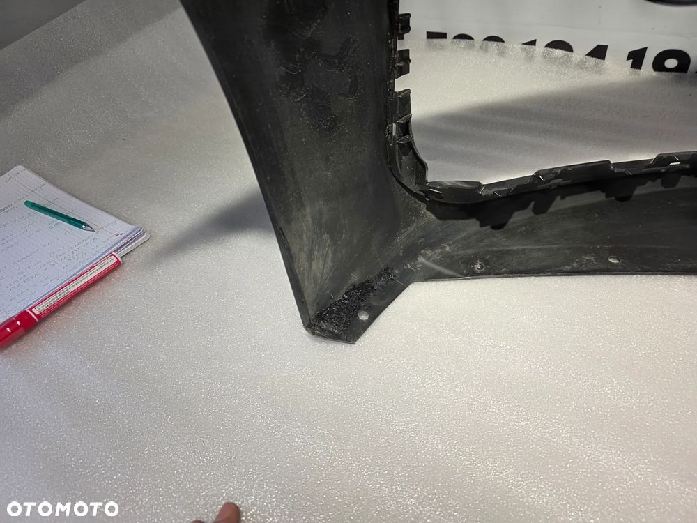 BMW G11 / G12 LIFT 19- ZDERZAK PRZEDNI PRZÓD NA 6xPDC + KRATKA ŚRODKOWA NR 51117475178 / 7475178 NR AUKCJI NZ2054 - 37