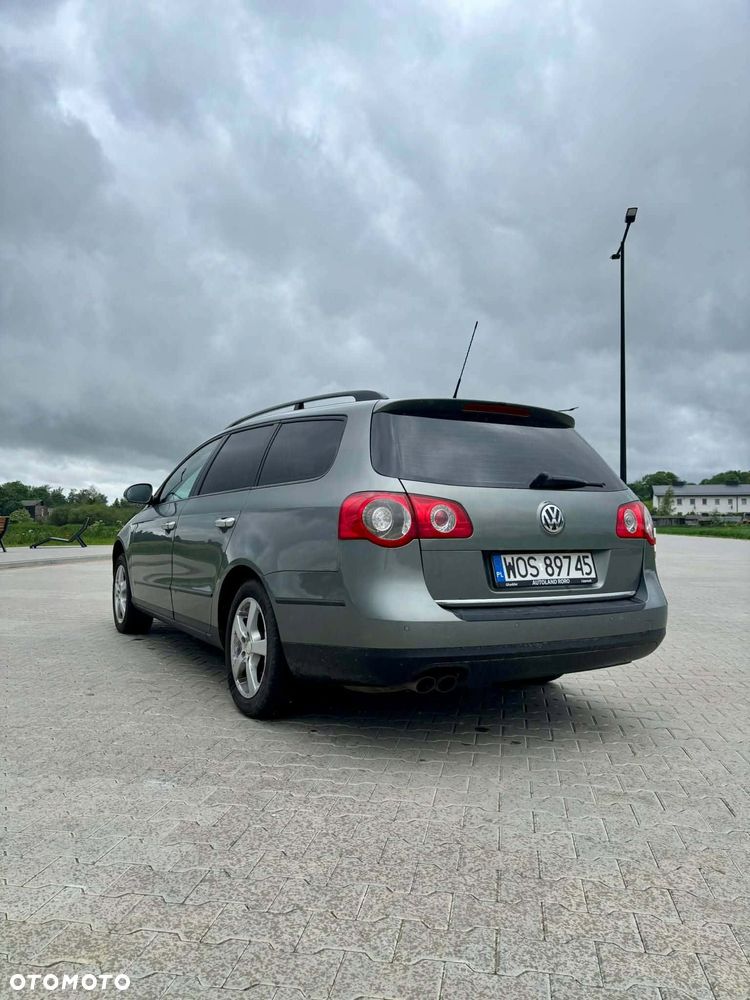 Volkswagen Passat - 11
