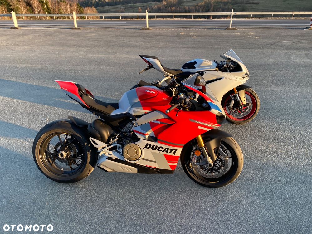Ducati Panigale V4S - 4