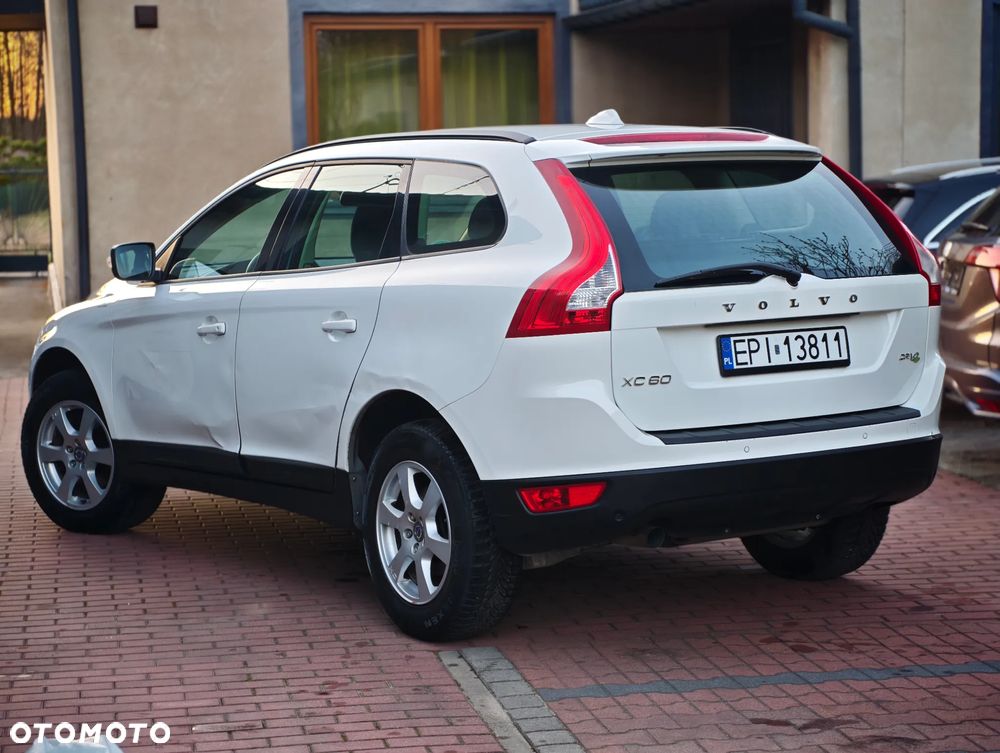 Volvo XC 60 D4 Kinetic - 28