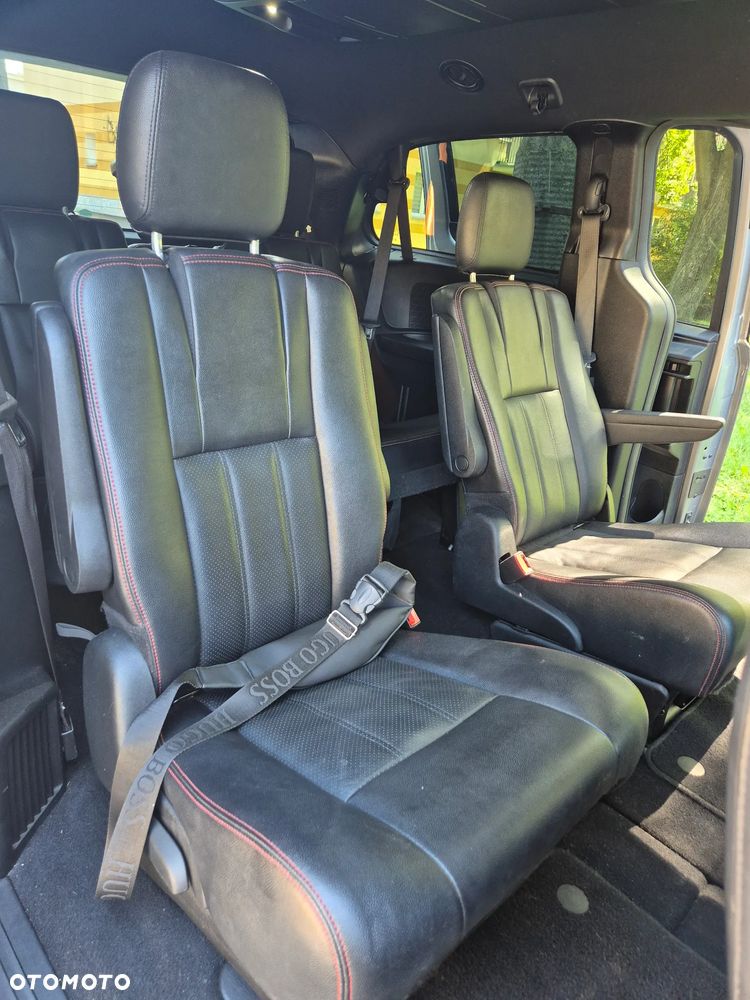 Dodge Grand Caravan - 18