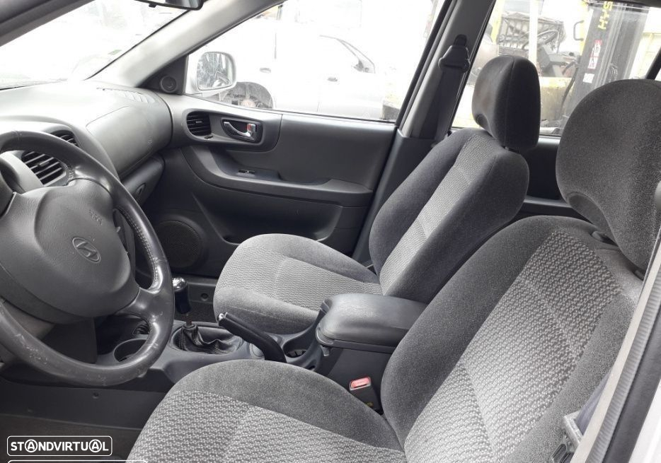 Hyundai Santa Fé 2.0 CRDI de 2003 disponível para peças - 2