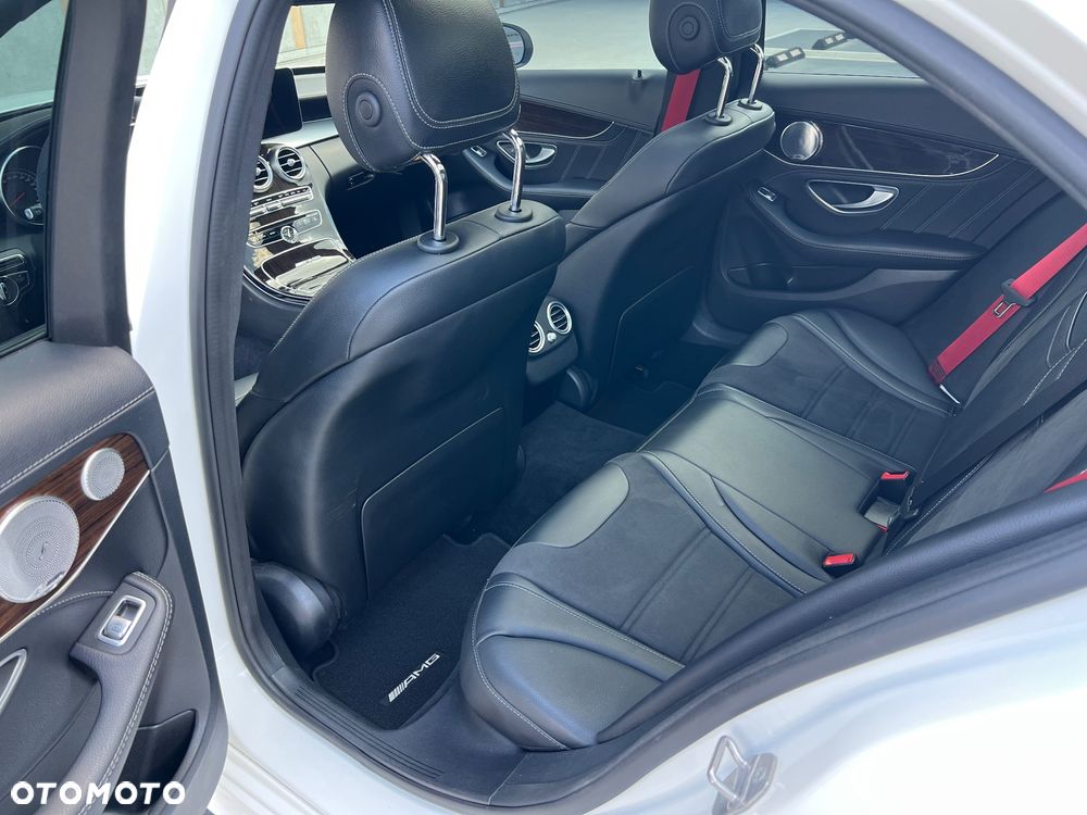 Mercedes-Benz Klasa C AMG 63 AMG Speedshift 7G-MCT - 21