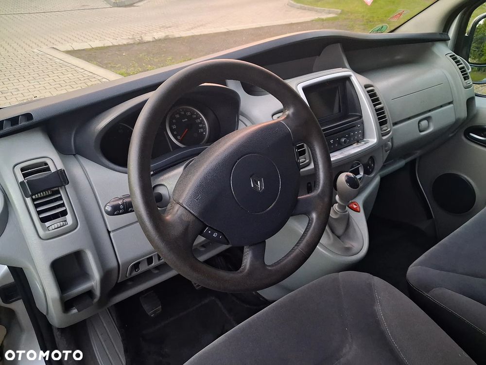 Renault Trafic Grand Passenger Black Edition - 29