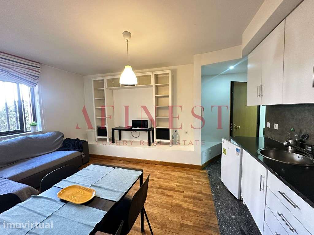 Apartamento T1 Renovado e Mobilado nas Laranjeiras - Entrada Imediata - Grande imagem: 4/8