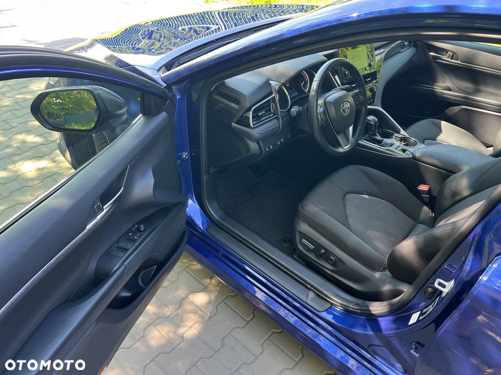 Toyota Camry 2.5 Hybrid Comfort CVT - 11