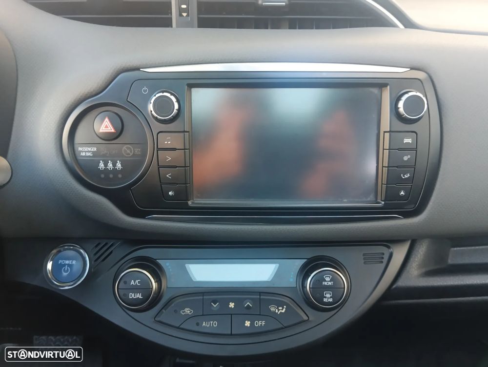 Toyota Yaris 1.5 HSD Comfort +P.Style+P.Techno - 12