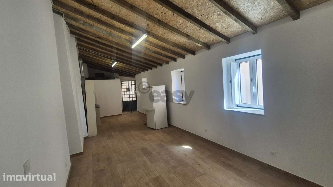 Armazém/comércio com 60m2 em Arroios com hipótese de transformação - Grande imagem: 3/18