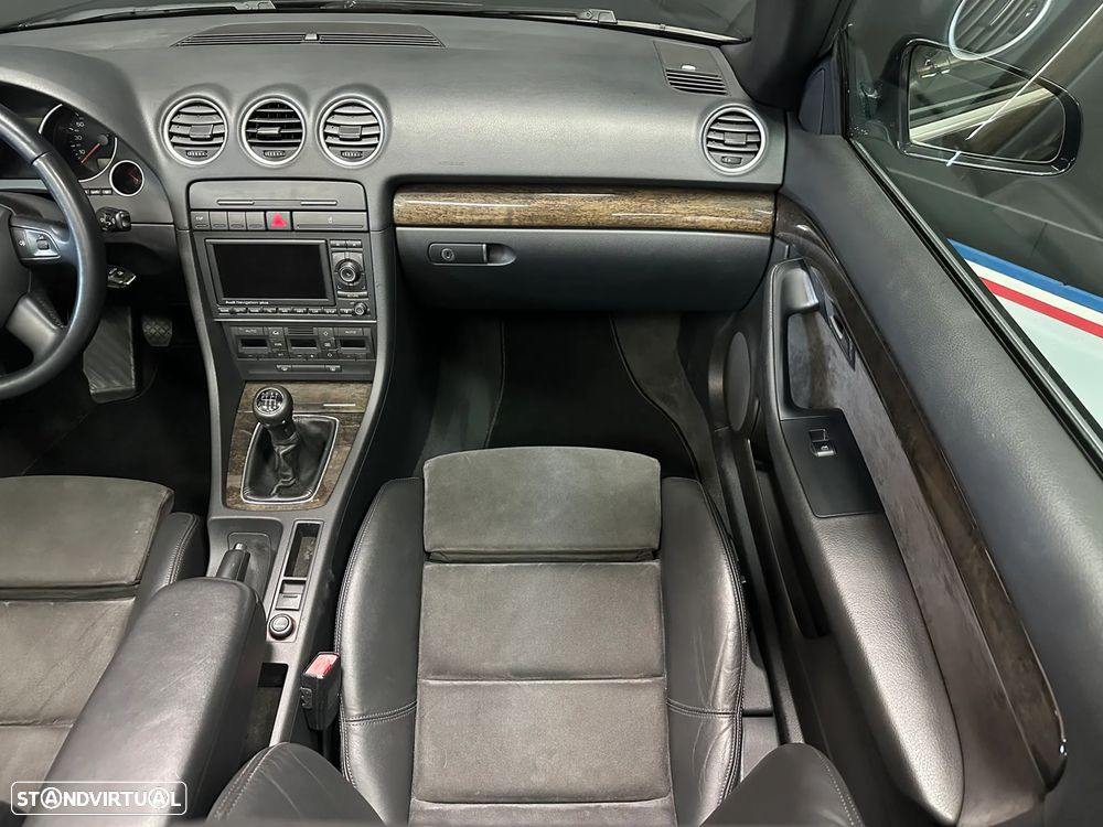 Audi A4 Cabrio 2.0 TDi Exclusive - 14