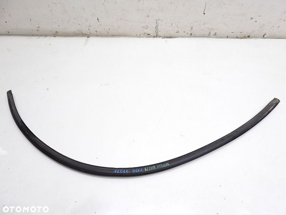 USZCZELKA SZYBY CZOŁOWEJ GÓRNA MERCEDES W203 - 5