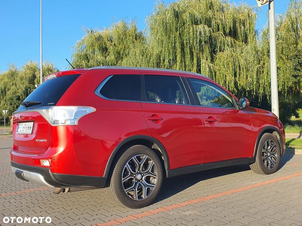 Mitsubishi Outlander 2.2 DID Instyle Navi 4WD - 7