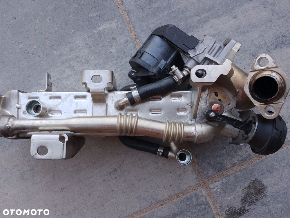 BMW F10 F11 F20 F21 F30 F31 N47 8476993  N57 ZAWÓR EGR - 2
