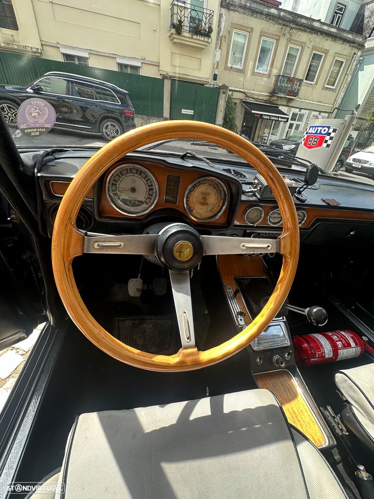 Alfa Romeo 2000 - 18