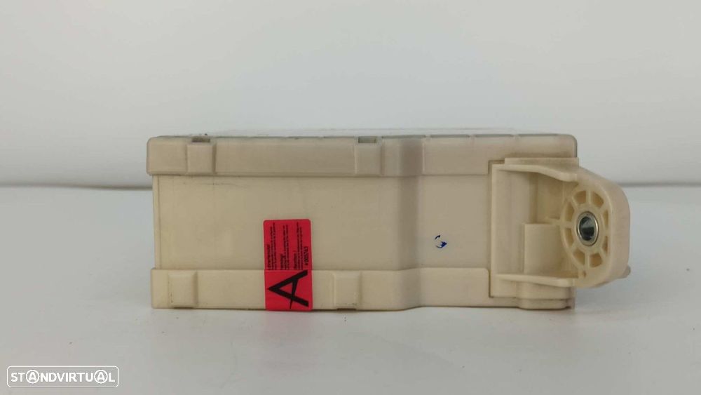 CAIXA DE RELÉS/ FUSÍVEIS LEXUS IS200 (DS2/IS2) 220D - 4