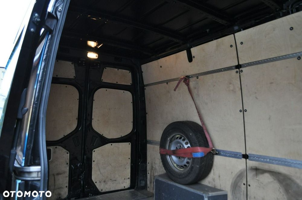 Mercedes-Benz Sprinter - 34