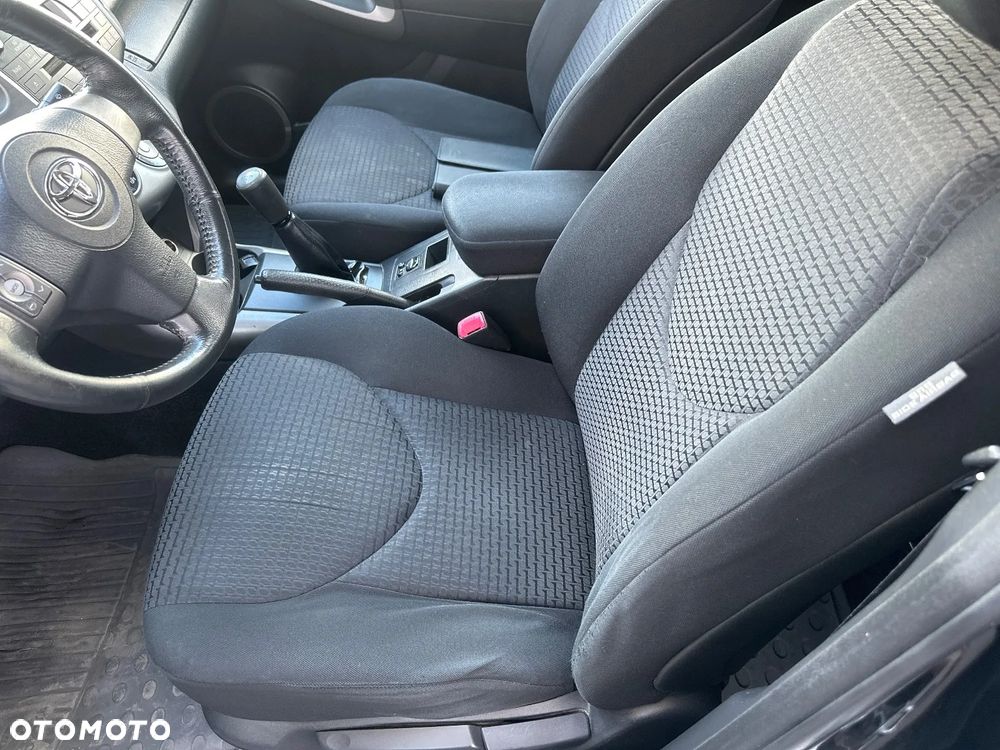 Toyota RAV4 - 22