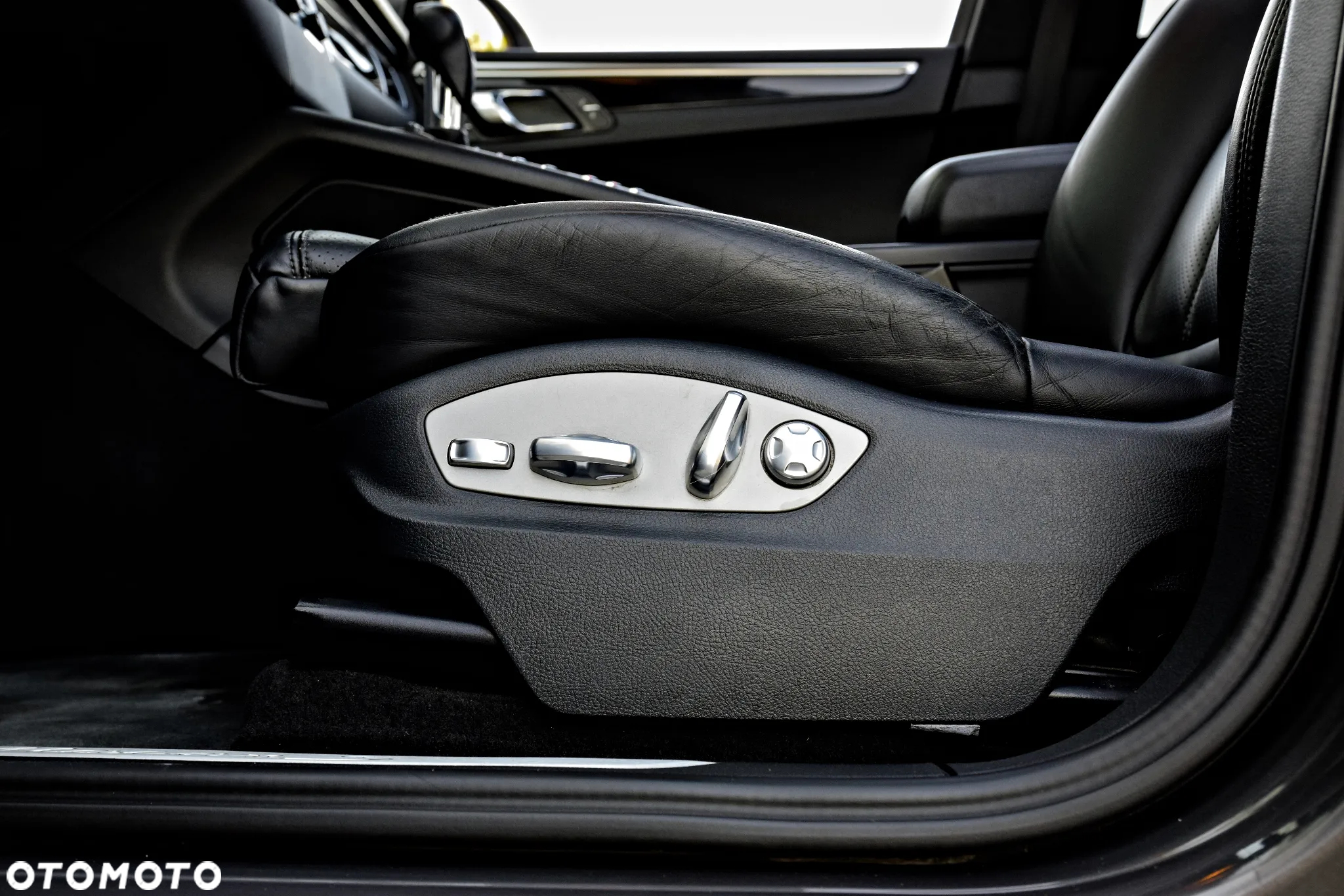 Porsche Macan S - 36