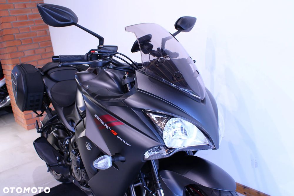 Suzuki GSX - 15