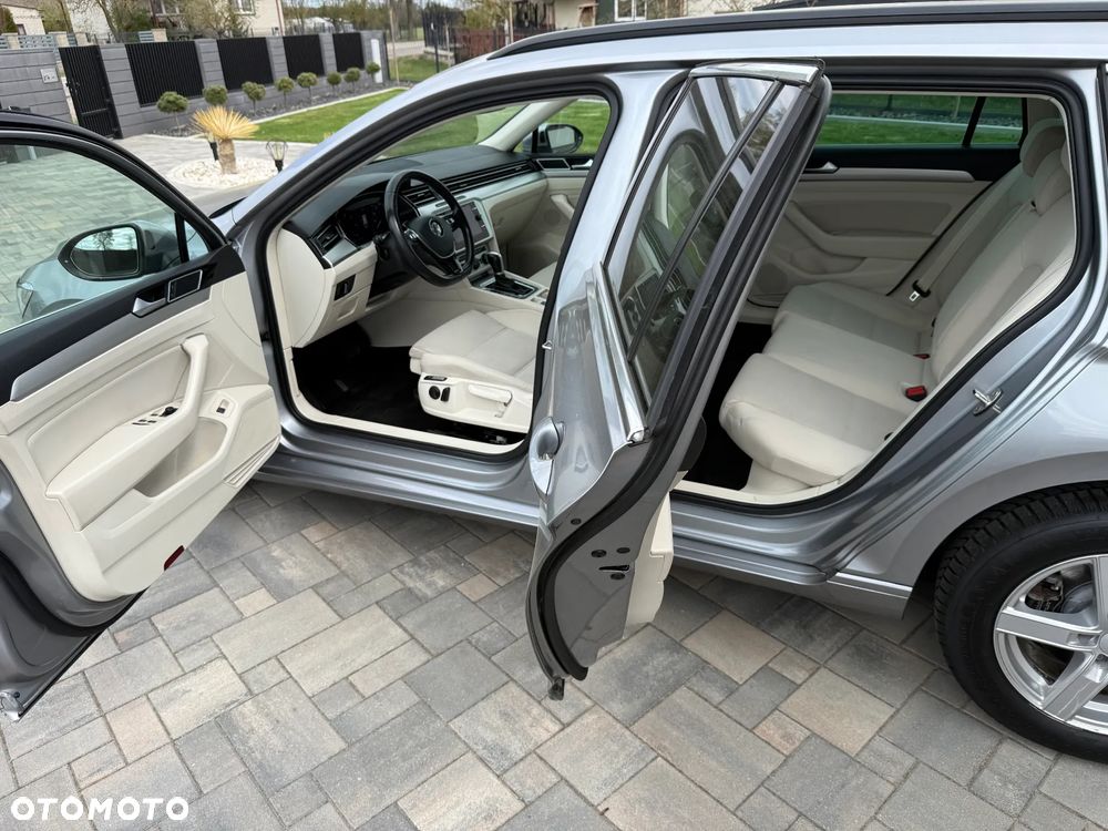 Volkswagen Passat 2.0 TDI (BlueMotion Technology) DSG Highline - 36