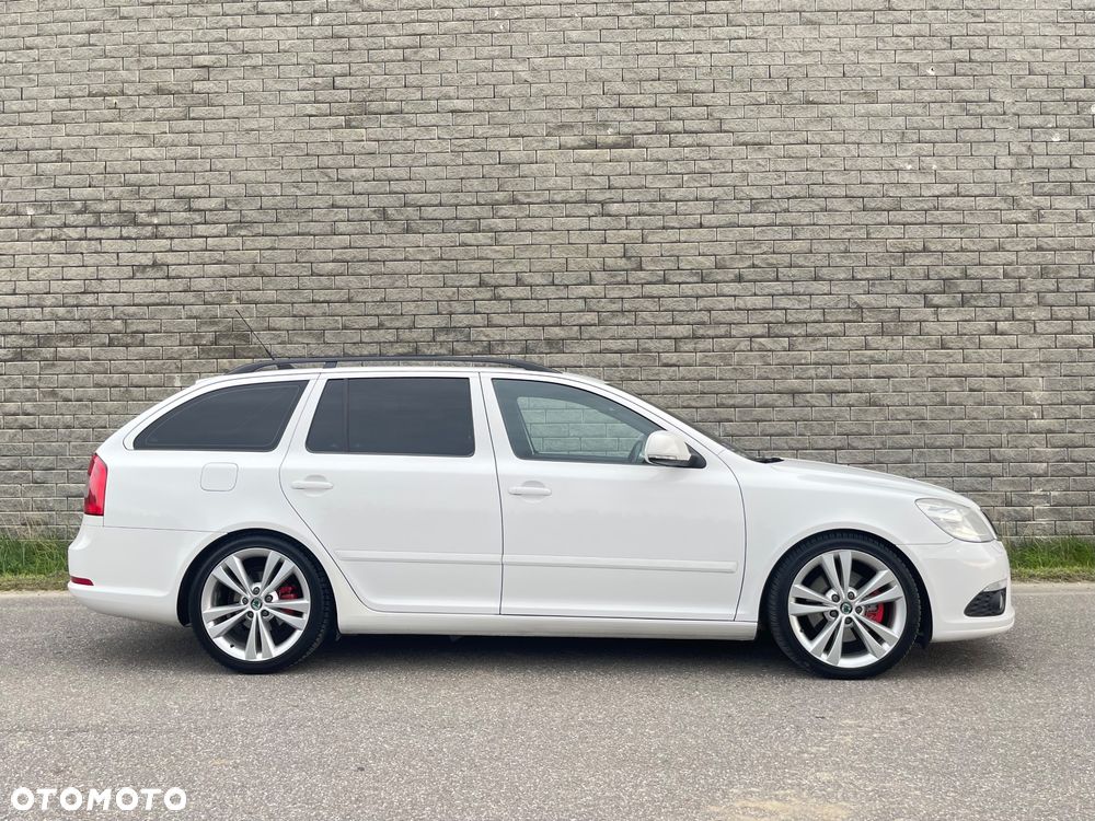 Skoda Octavia 2.0 TDI DPF RS DSG - 6