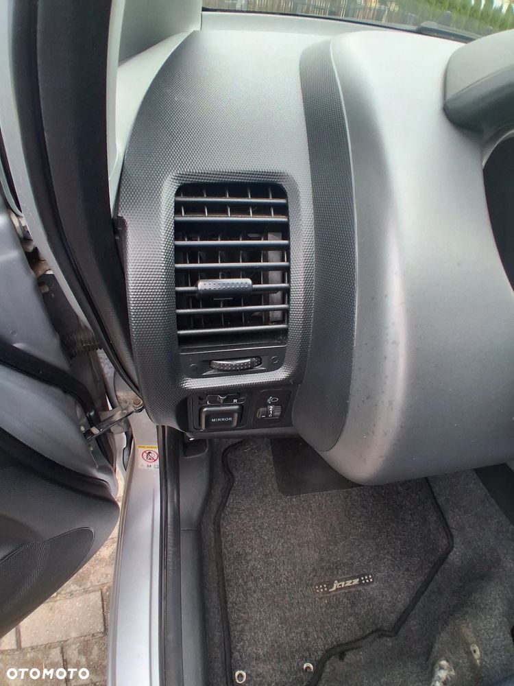 Honda Jazz 1.4 CVT ES - 26