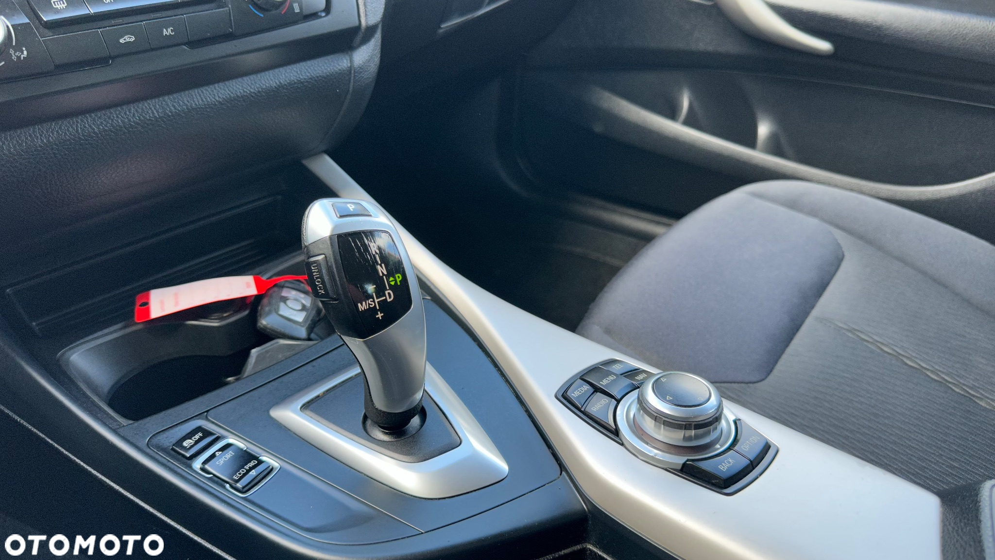BMW Seria 1 116i - 28