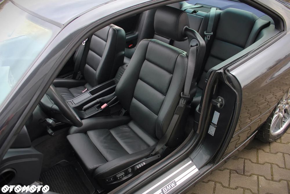 BMW Seria 8 - 16
