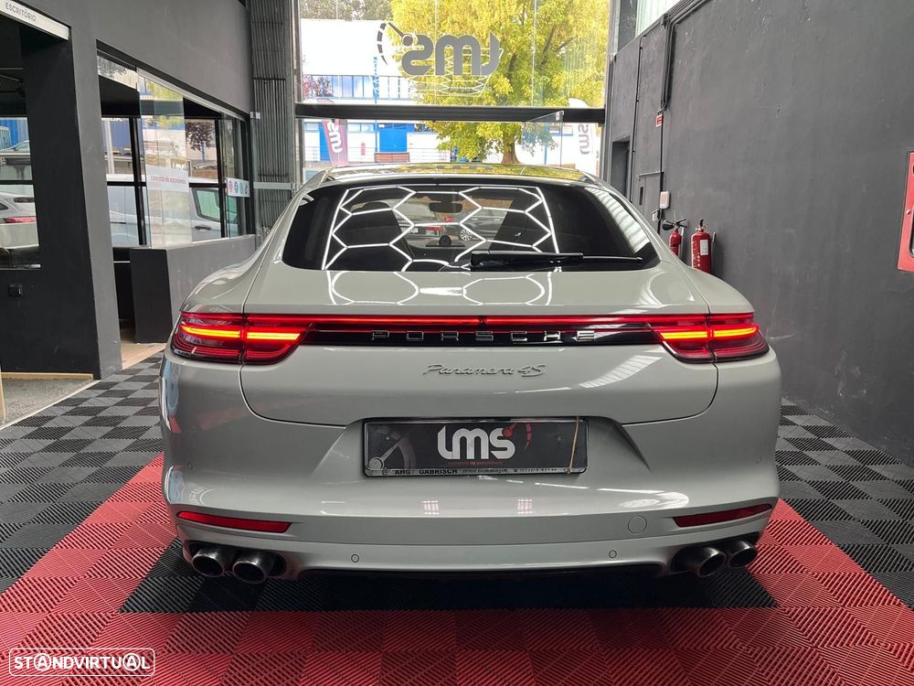 Porsche Panamera 4 S - 5