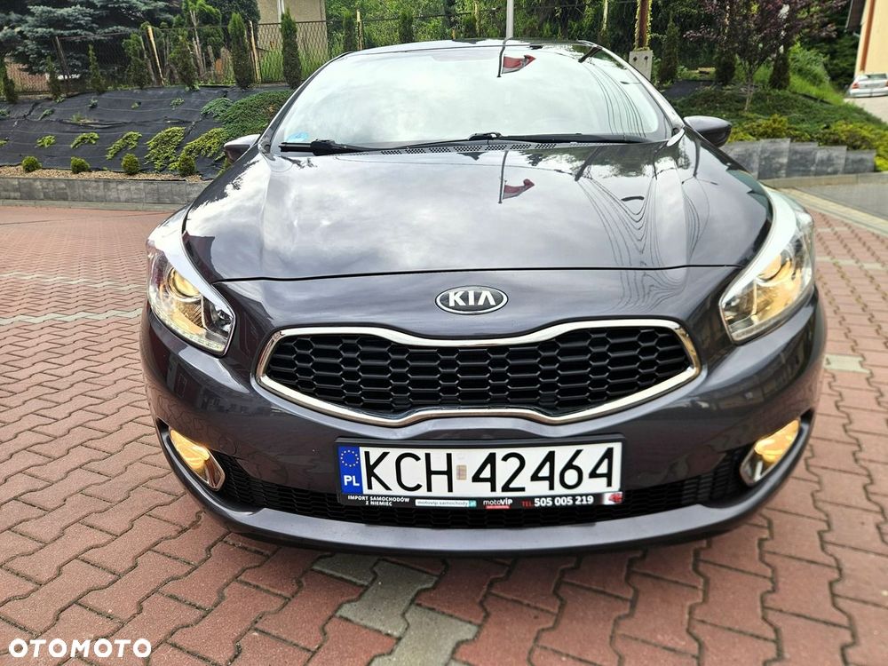 Kia Ceed 1.6 GDI ISG Dream-Team Edition - 12