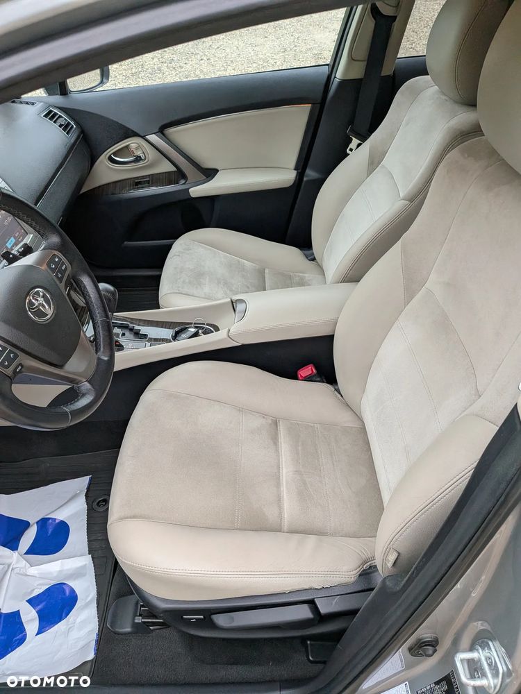 Toyota Avensis 2.0 Prestige EU5 MS - 25