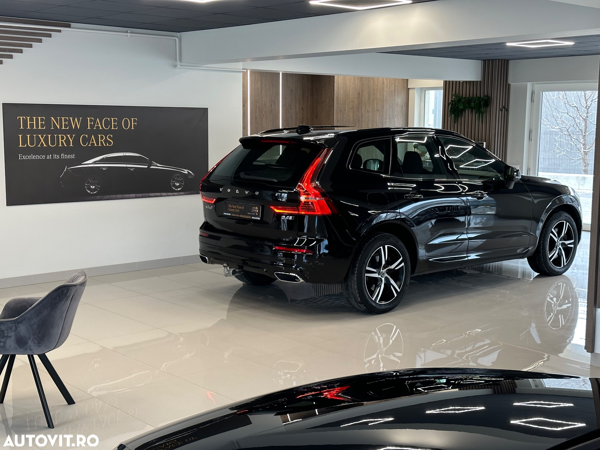 Volvo XC 60 B4 MHEV AT8 AWD R-Design - 4