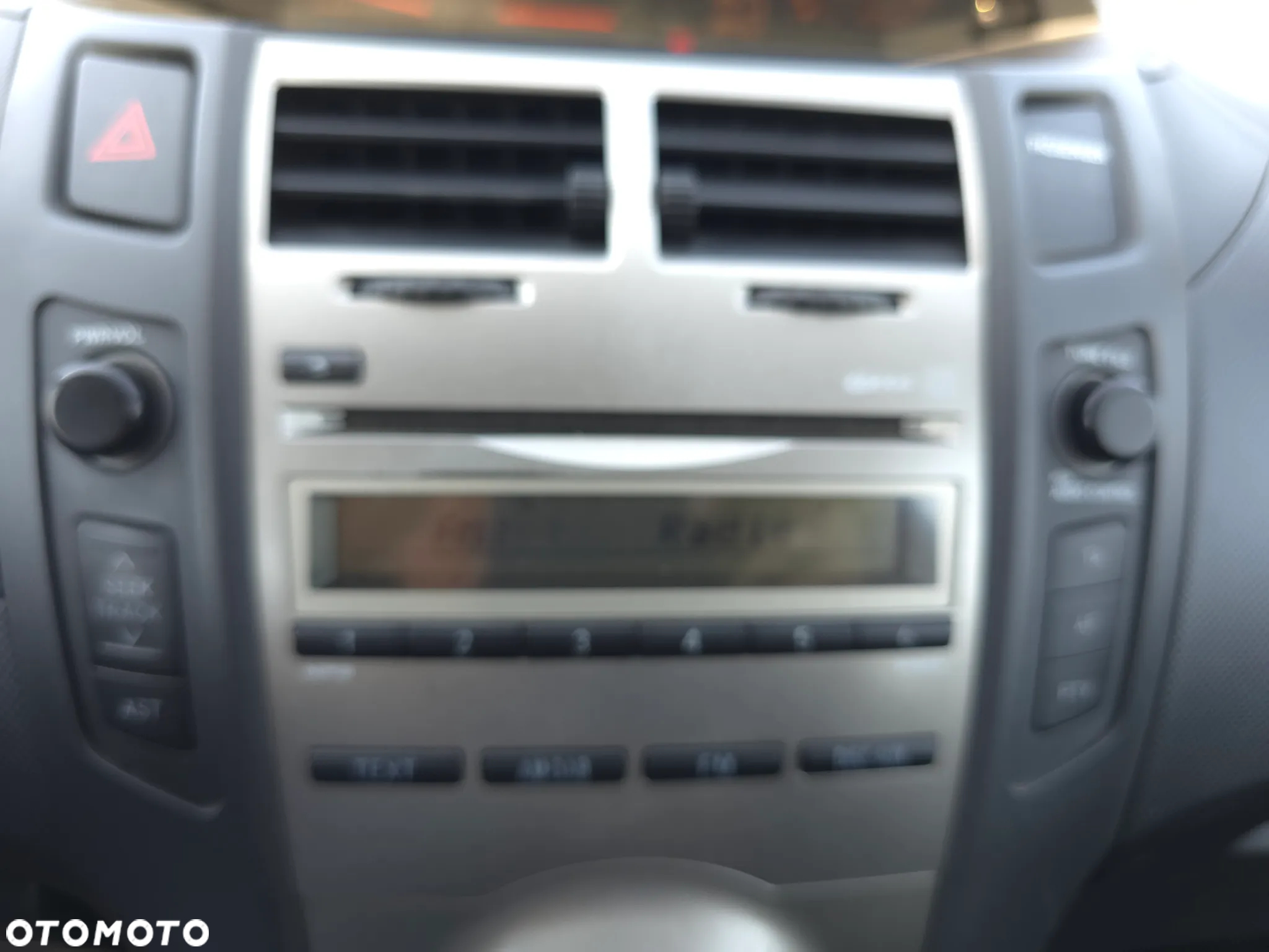 Toyota Yaris 1.33 Premium - 24