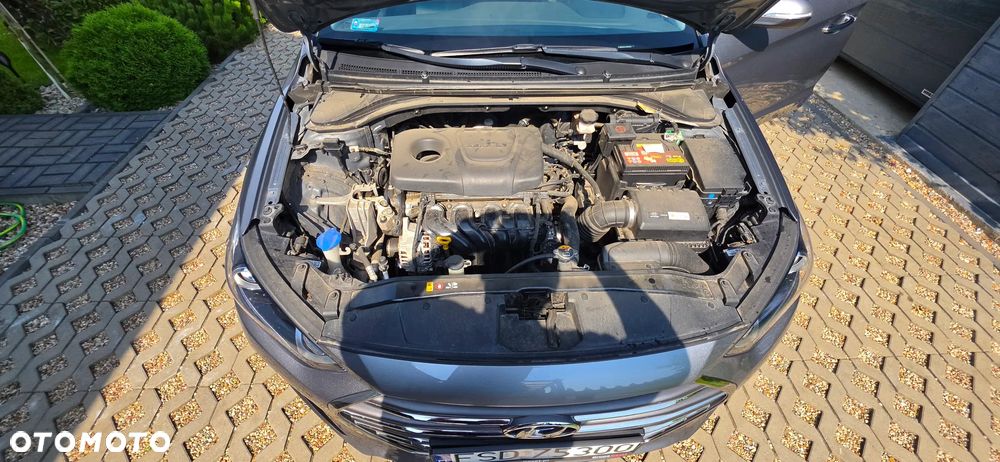 Hyundai Elantra 1.6 Comfort - 10