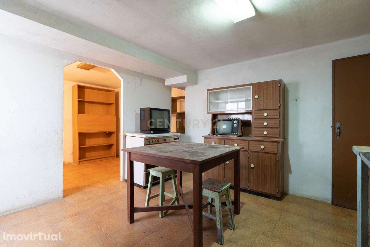 Moradia T3 c/ garagem e terreno anexo - Grande imagem: 3/57