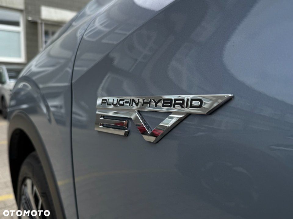 Mitsubishi Outlander - 27