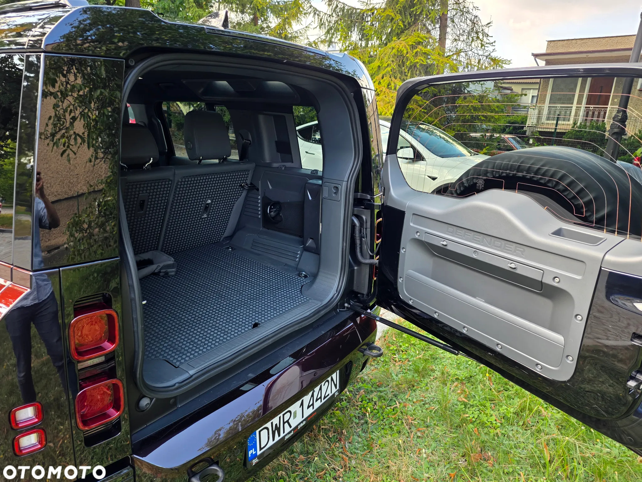 Land Rover Defender - 9