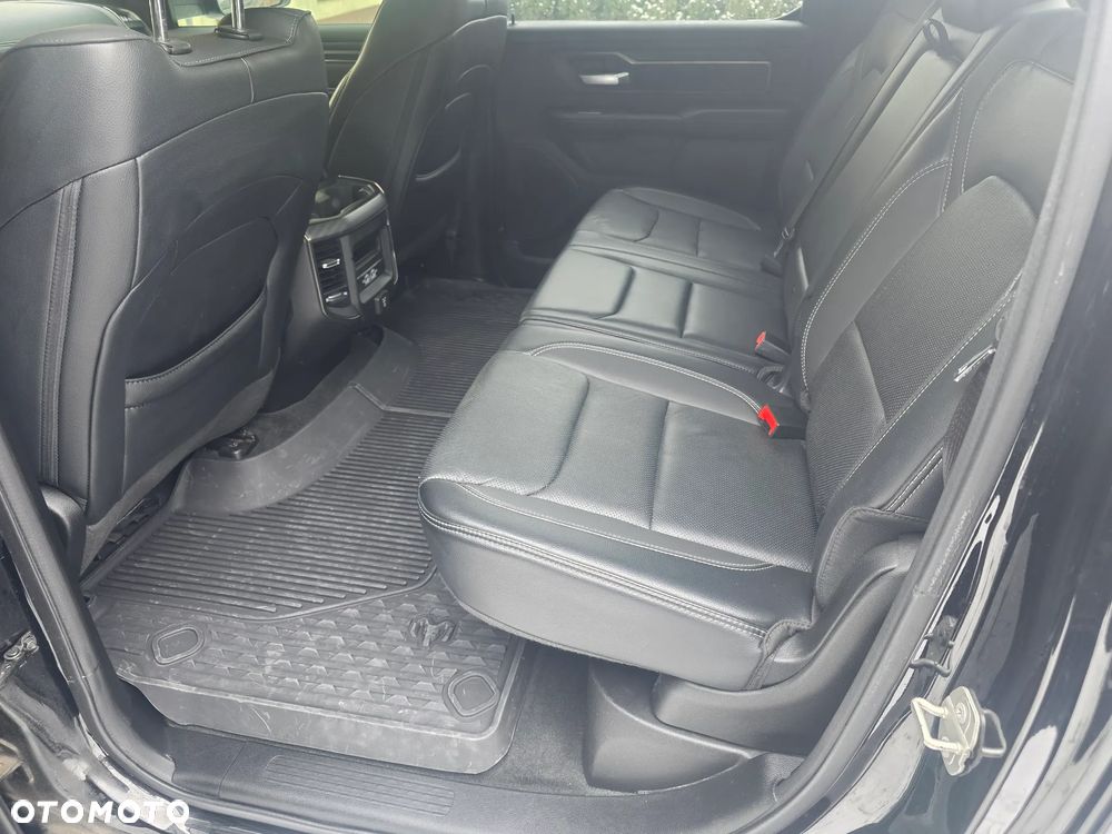 RAM 1500 - 12