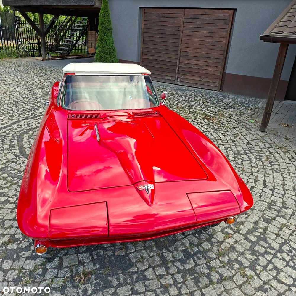 Chevrolet Corvette - 13