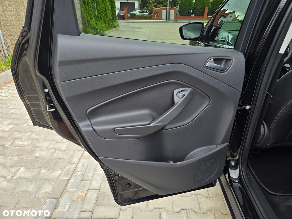 Ford Kuga - 16