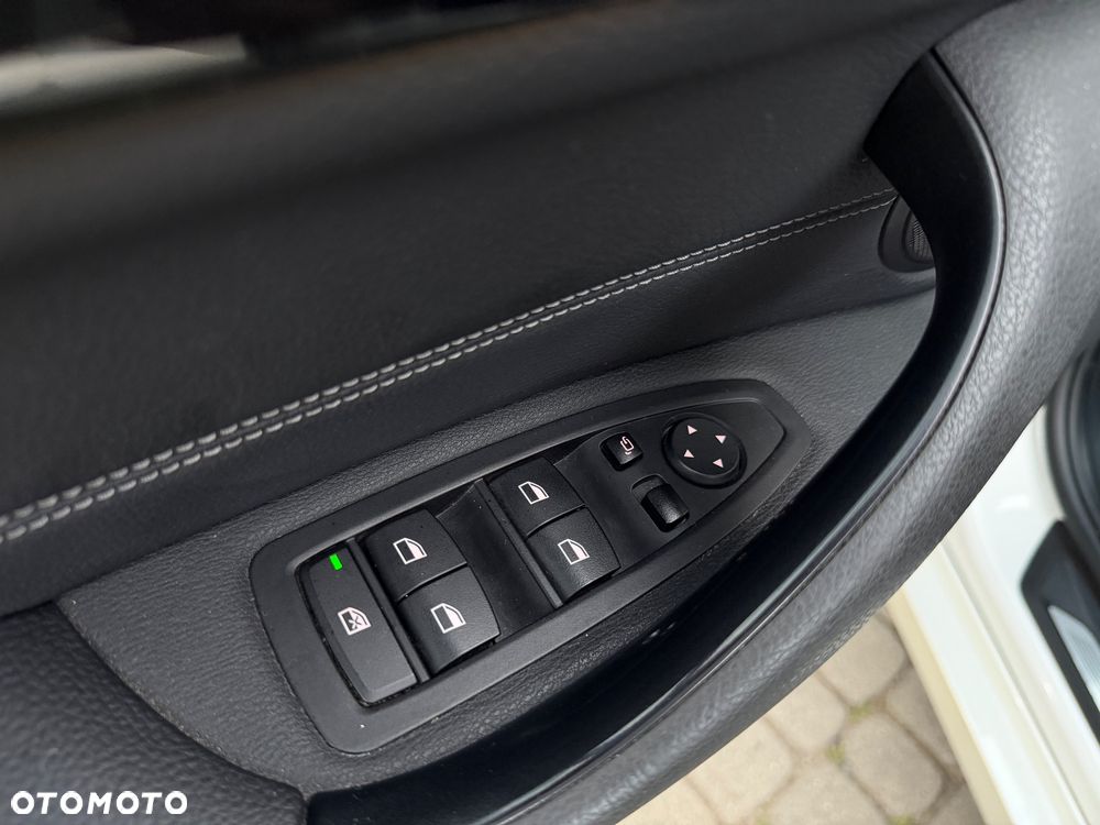 BMW X1 sDrive18i M Sport - 12