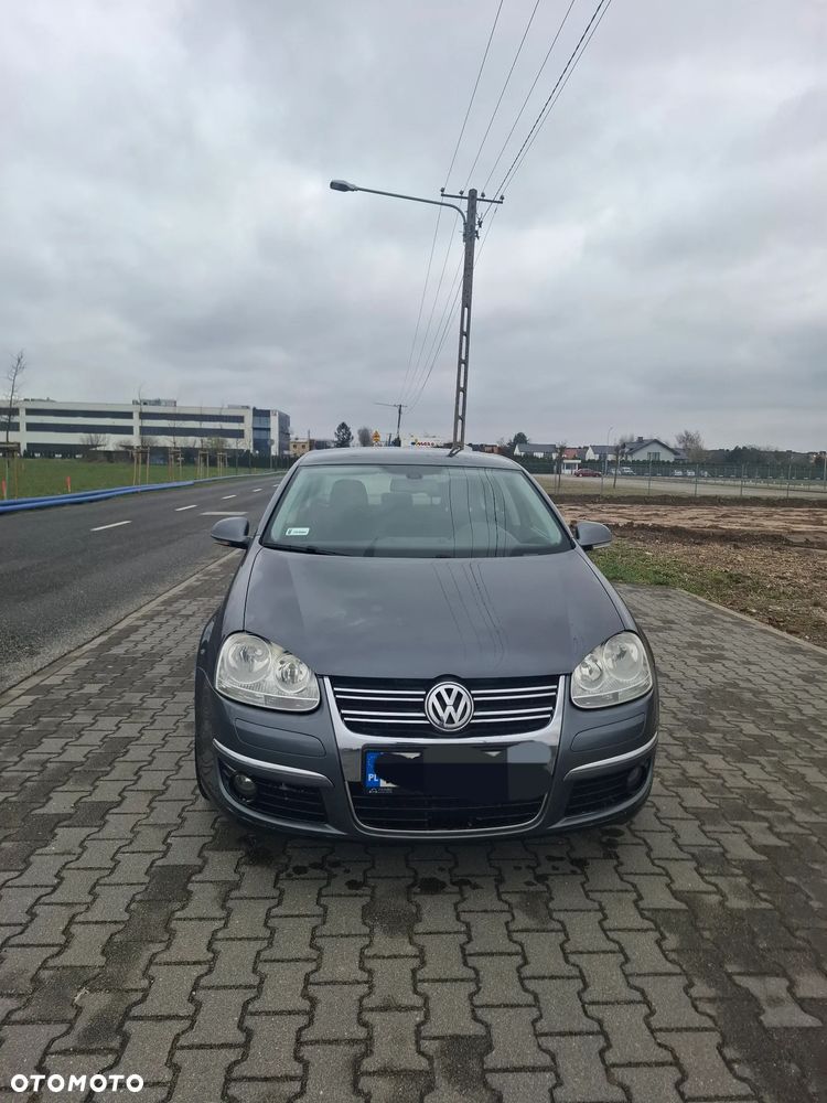 Volkswagen Jetta 1.4 TSI Trendline - 1