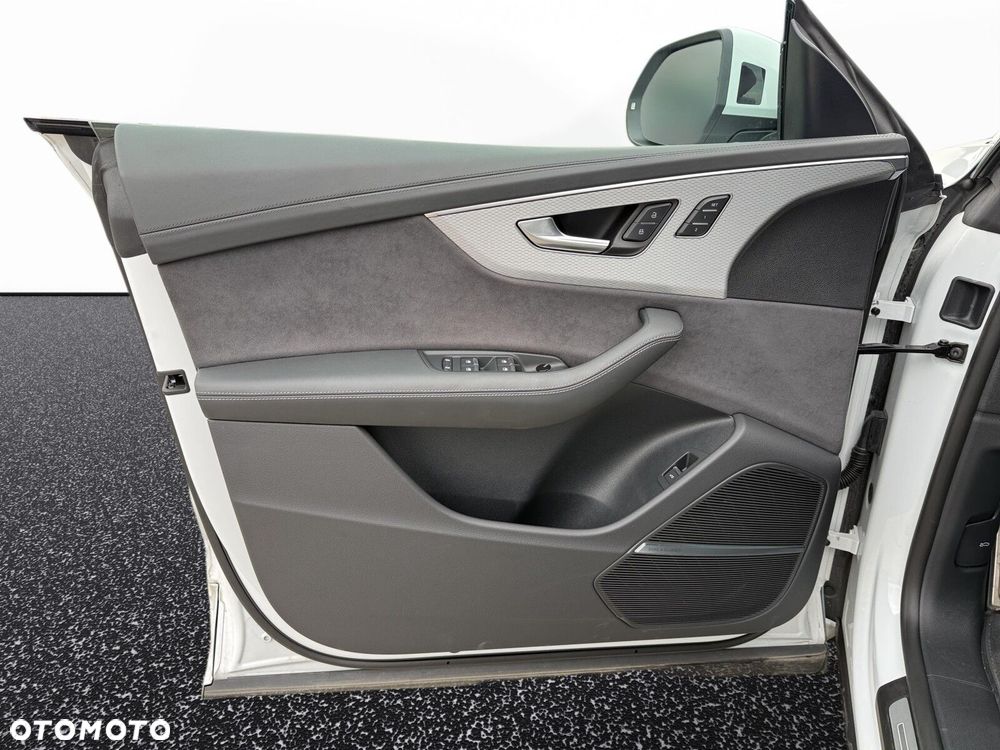 Audi SQ8 TFSI Quattro Tiptronic - 13