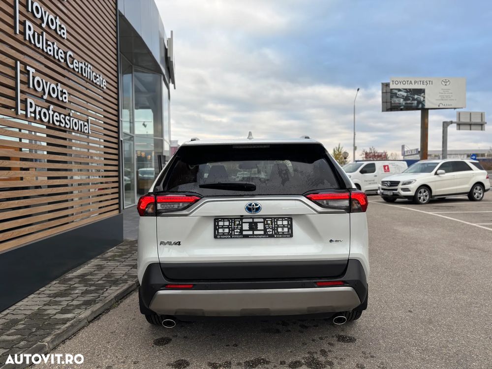 Toyota RAV4 - 7