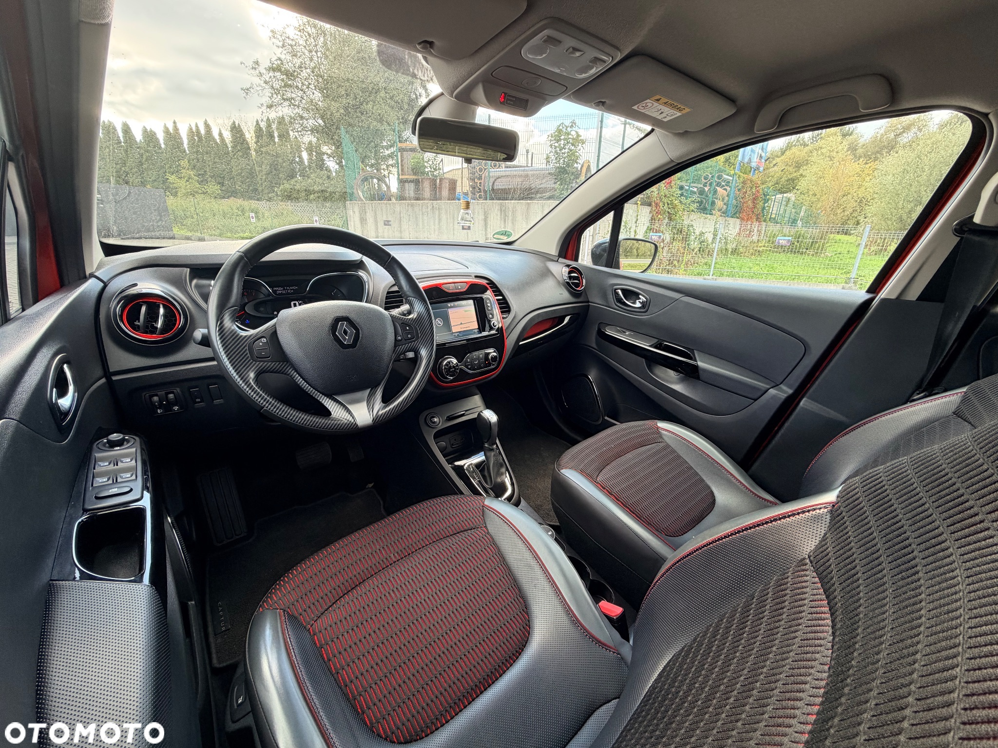 Renault Captur 1.2 TCe Helly Hansen EDC - 22