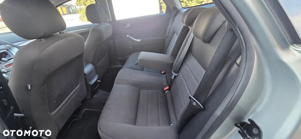 Ford Mondeo 2.0 TDCi Ghia - 25