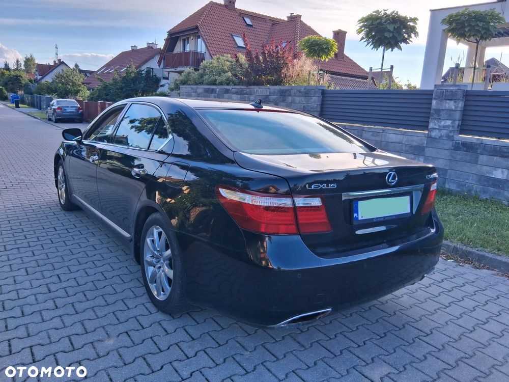 Lexus LS - 6